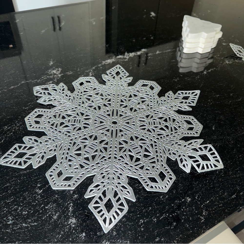 At Home Holiday Metallic Snowflake Vinyl Placemat Set